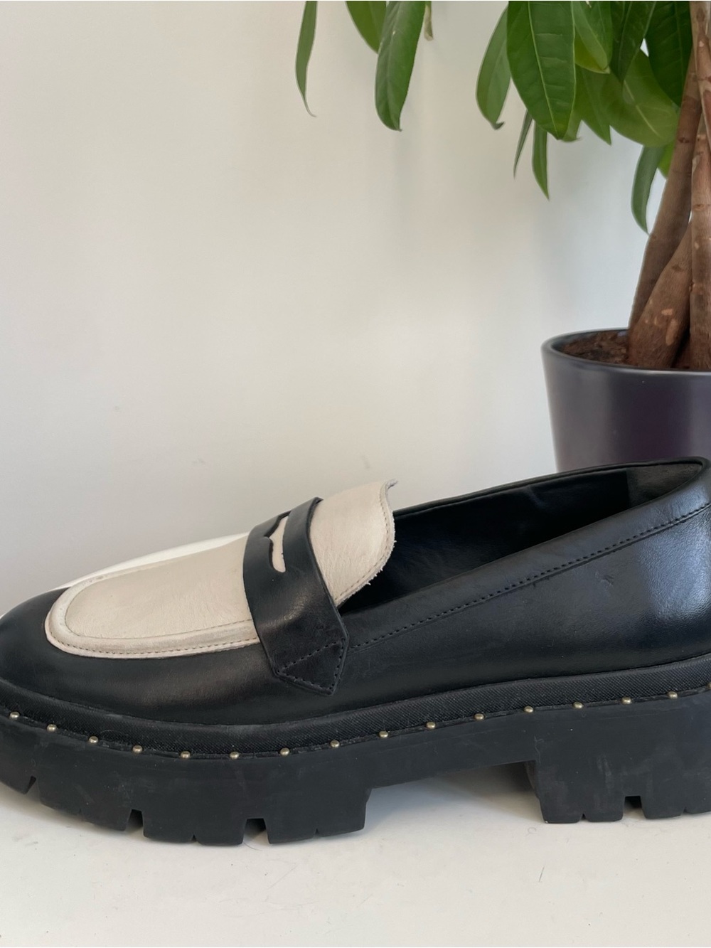 Women Size 9 Schutz Chunky Multicolor Christie Loafers Cream Black Tuxedo Shoes